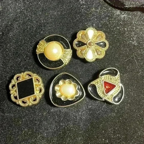 Vintage button covers. Amazing! - Picture 1 of 4